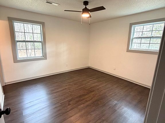 5th image of 593 Mary McClendon Rd