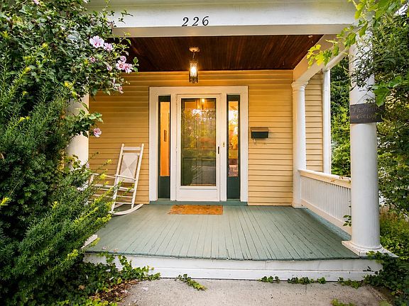 5th image of 226 Thornrose Ave
