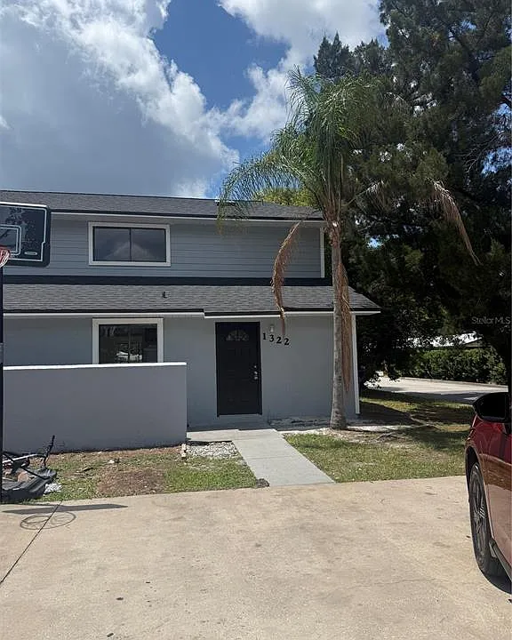 1322 Verona St