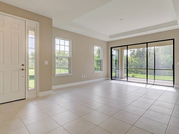 3rd image of 8079 Calle Canovas St