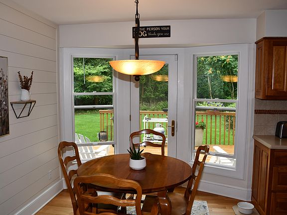 2nd image of 6846 Bridgewater Dr SE