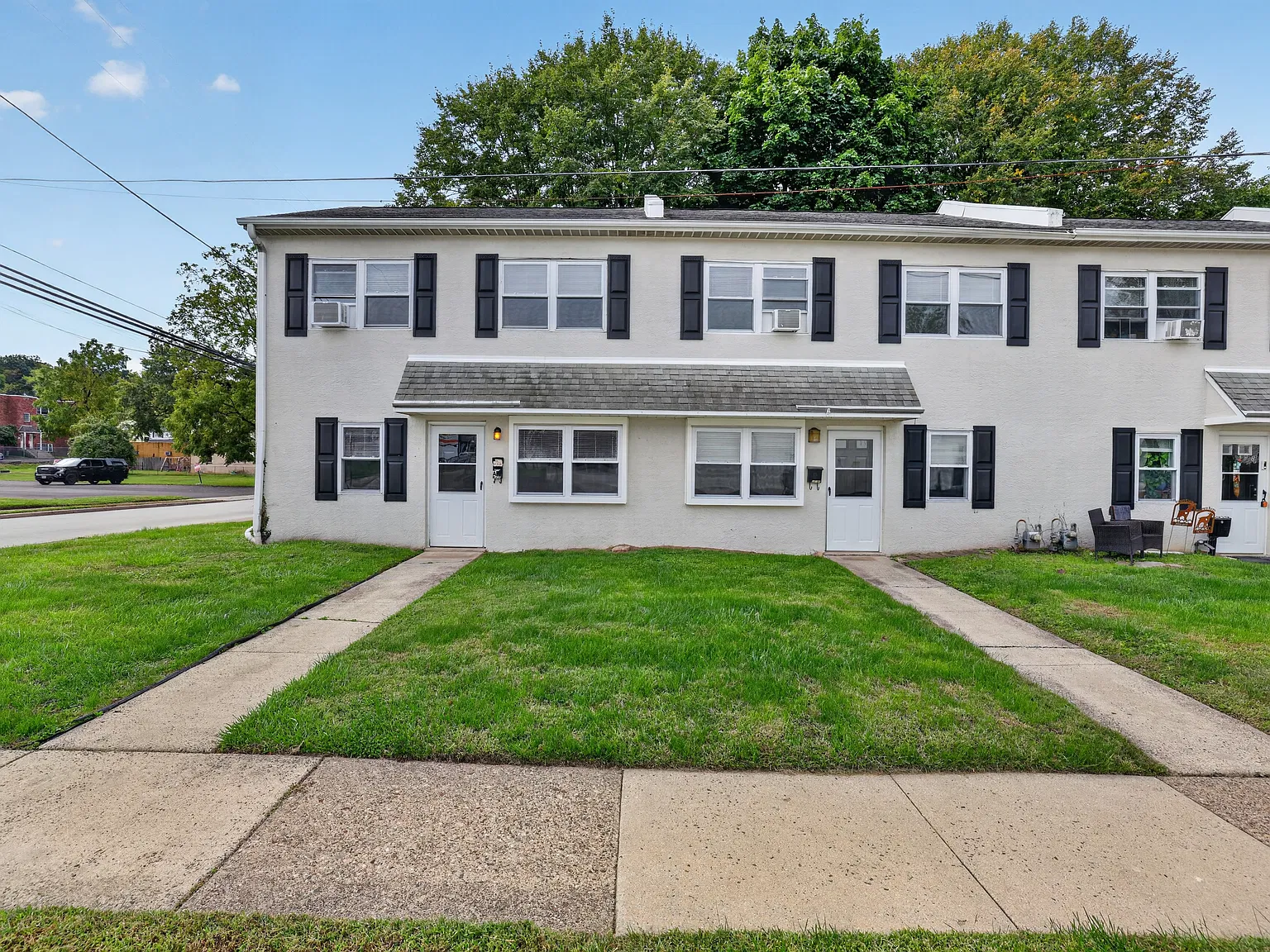 1154 Bradfield Rd — Photo 3