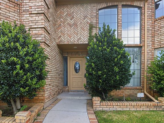 2nd image of 6701 Mount Vernon Ct