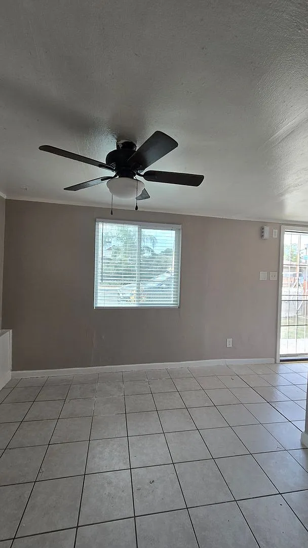 216 1/2 E. Warren Ave. - House — Photo 3