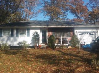 183 Cherokee St, Ronkonkoma, NY 11779