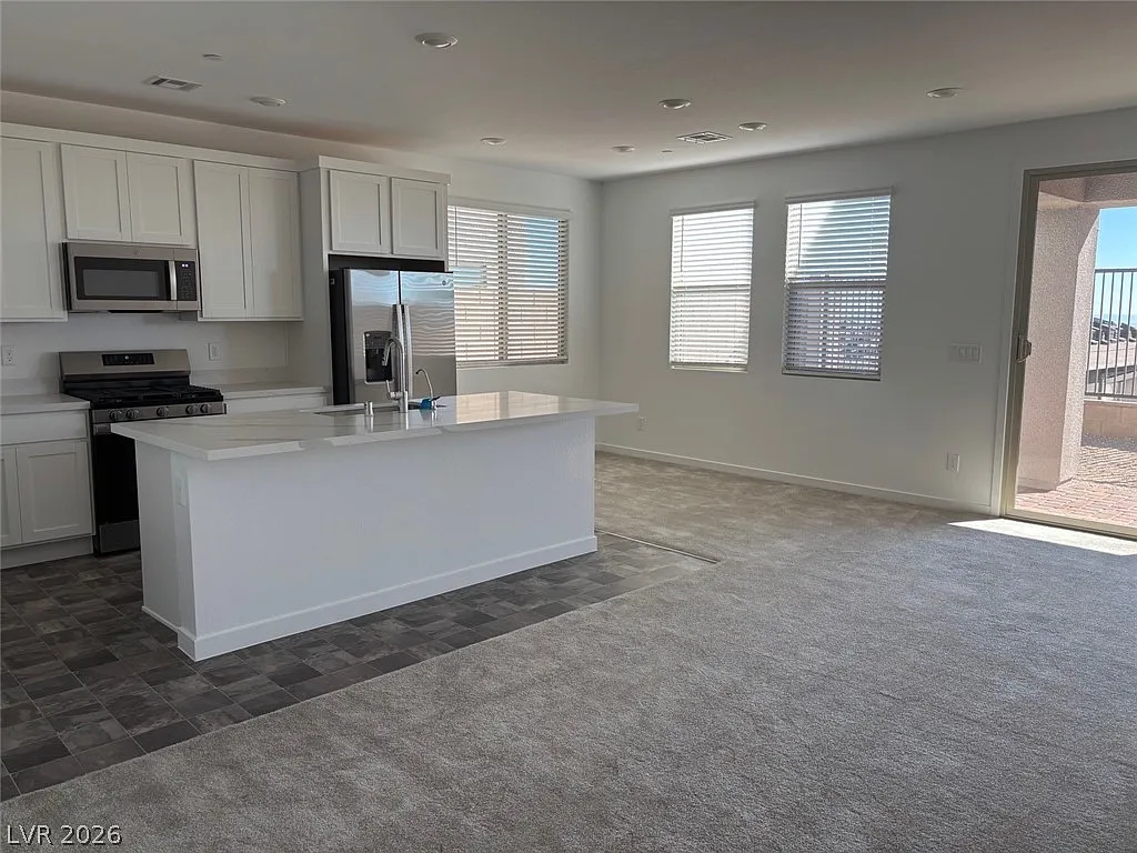 3 bed, 2.5 bath, 2055 sqft, $2,995 — Photo 4