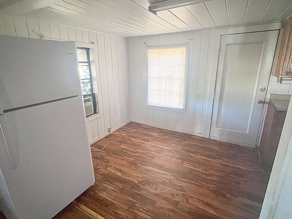 3rd image of 117 Beach Dr