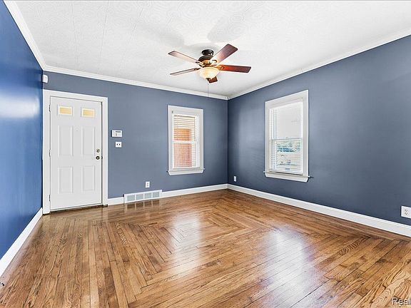 4th image of 34868 W Jefferson Ave
