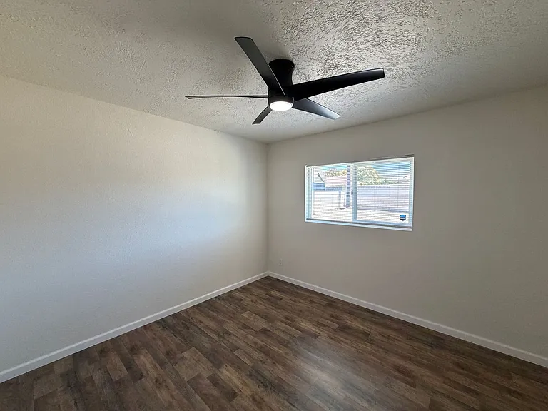 1512 Clancy Dr NE — Photo 12