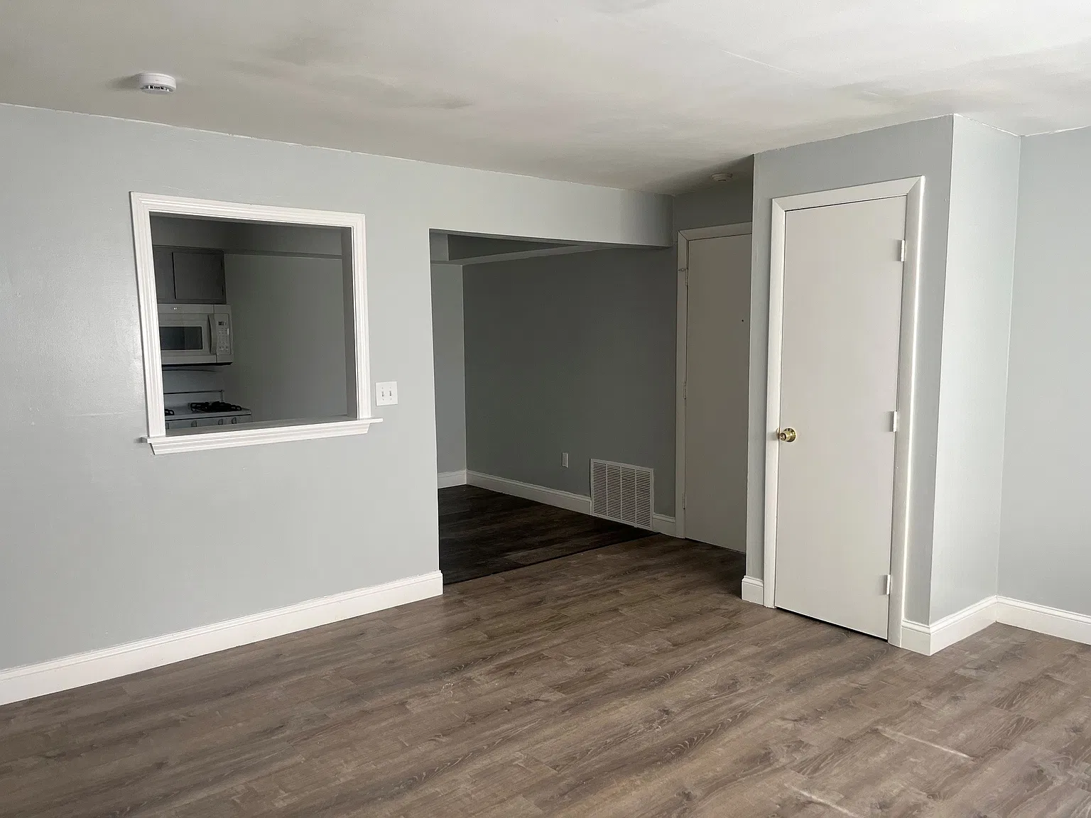 2 bed, 750 sqft, $1,600 — Photo 3