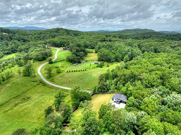 4th image of 717 Bearden Rd