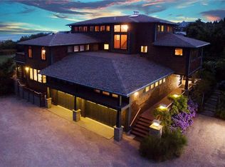 15 Hull Cove St, Jamestown, RI 02835