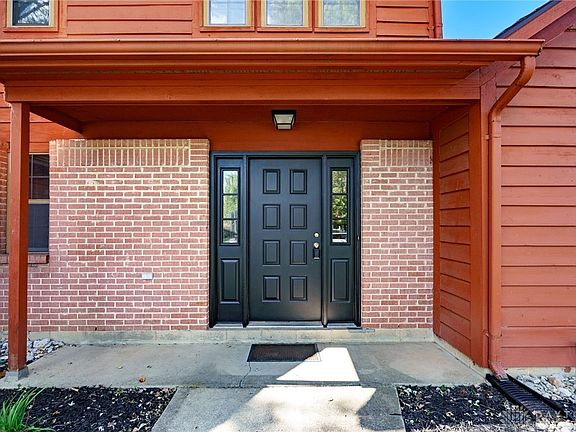3rd image of 6297 Karlsridge Dr