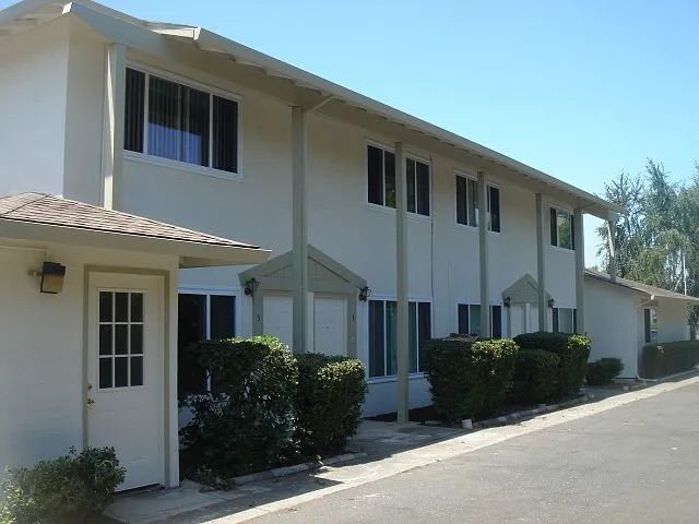 4560 Thornton Ave #15 — Photo 1