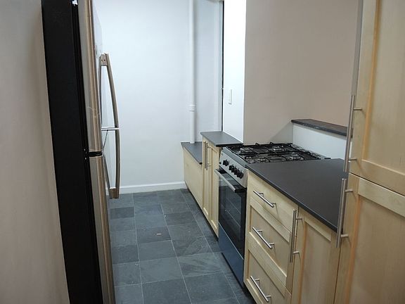 4th image of 332 E 84th St APT 1