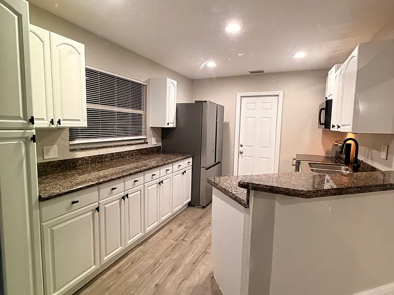19426 Colorado Cir — Photo 6