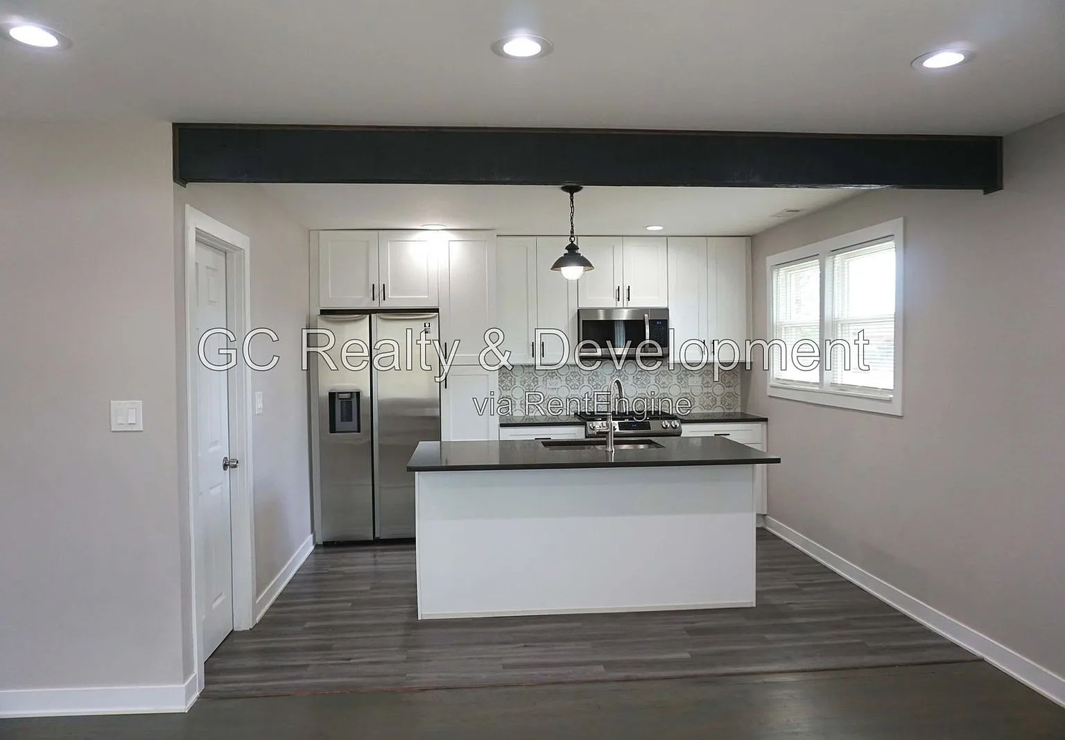 4 bed, 3.0 bath, 2000 sqft, $3,300 — Photo 3