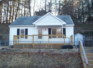 625 Monroe Ave, Pulaski, VA 24301