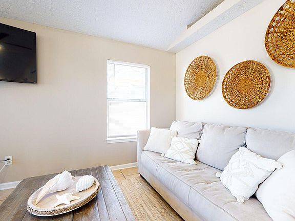 3rd image of 141 Seagrass Way