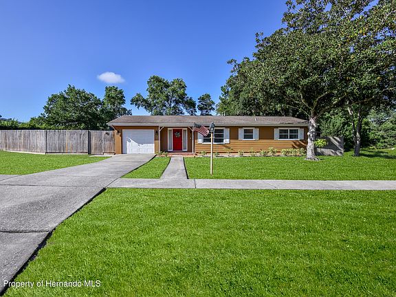 2nd image of 4539 Essex Ln