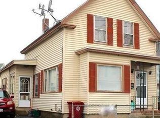104 Fulton St, Lowell, MA 01850