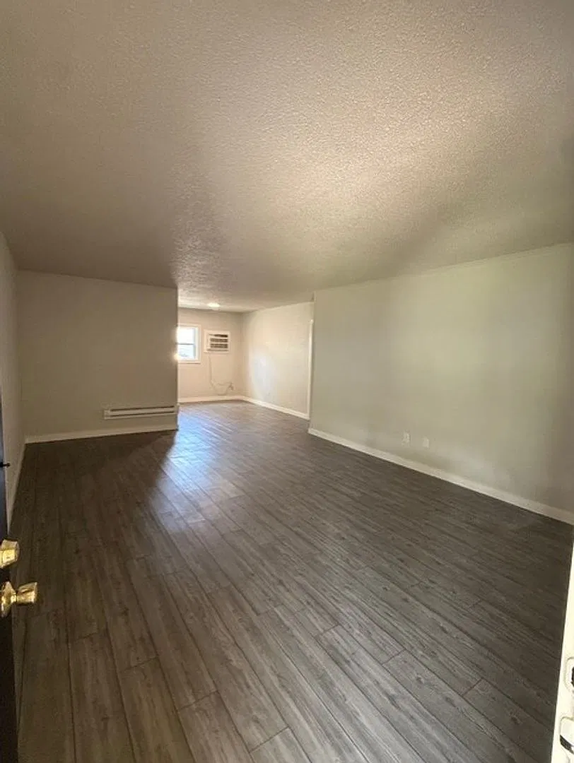 2 Bed, 1 Bath for Rent! — Photo 4