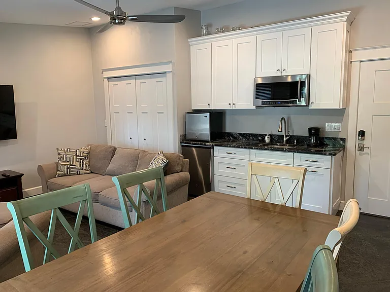 3403 Saxon Dr — Photo 23