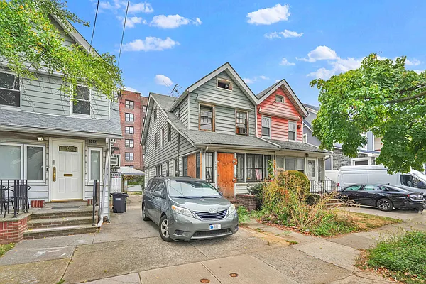 Sold by Mitra Hakimi Realty Group, LLC | media 5