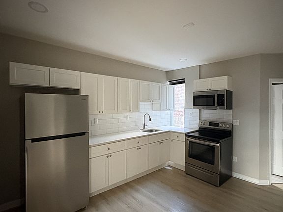 4th image of 245 W Ontario St #2