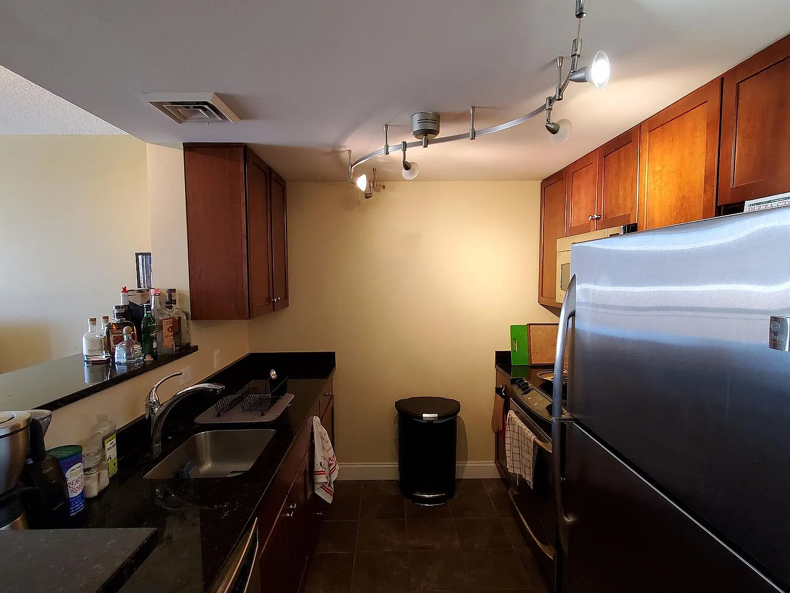 1 bed, 671 sqft, $2,500 — Photo 2