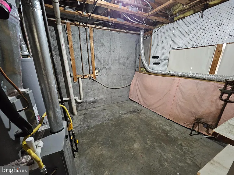 104 Township Ct — Photo 35