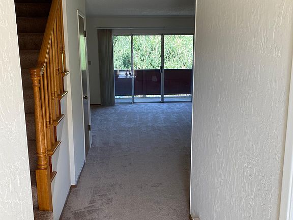 2nd image of 75 Glen Eyrie Ave APT 17