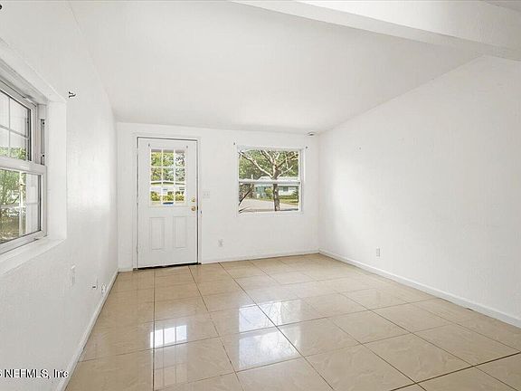 3rd image of 1020 AKE Lane