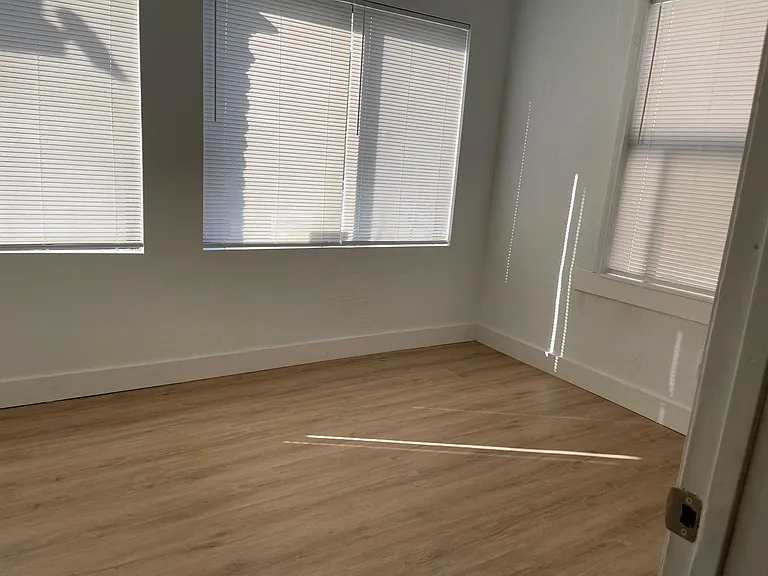 919 SW 6th St #2 — Photo 17