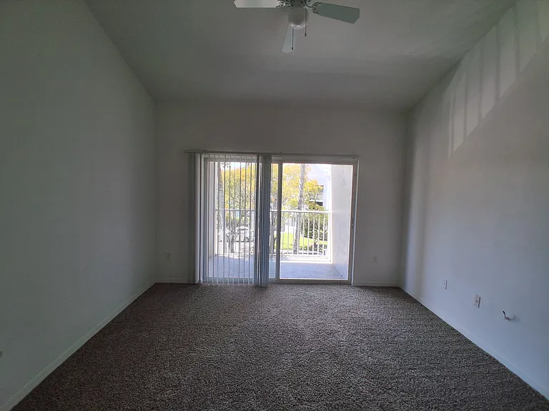 11165 SW 6th St #305 — Photo 4