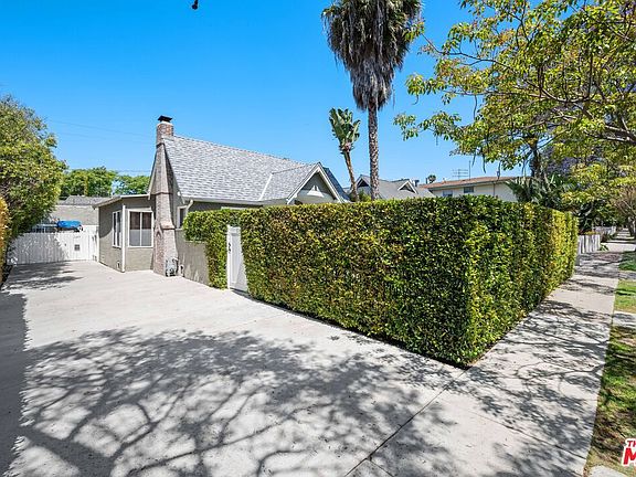4th image of 1149 N Poinsettia Pl
