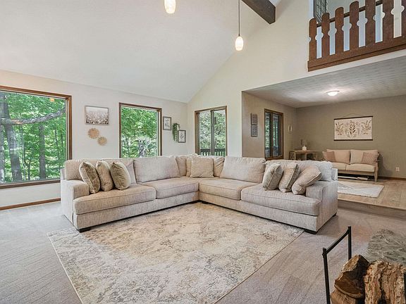3rd image of 3306 Walton Way