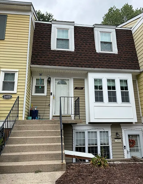 1484 Lowell Ct