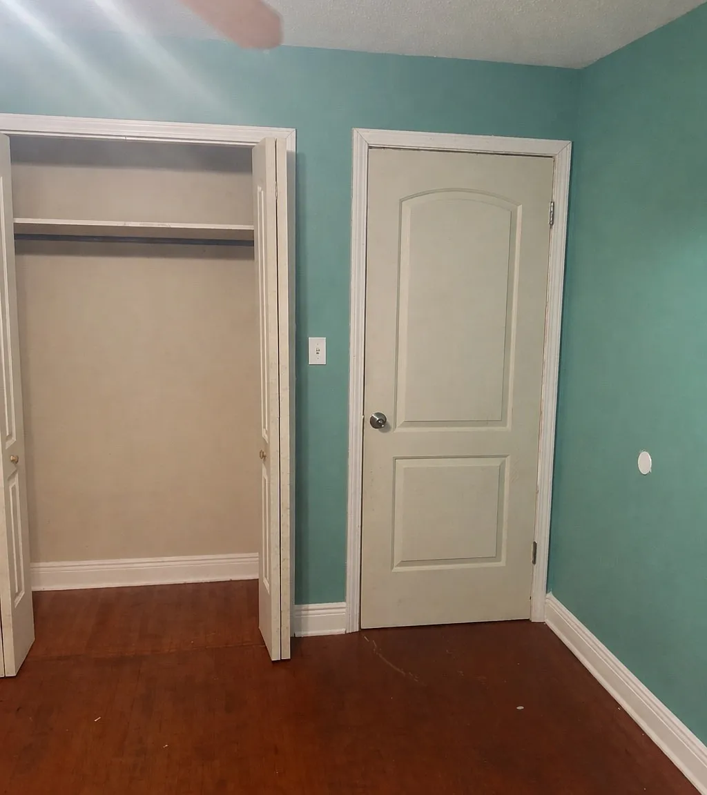 5 bed, 2112 sqft, $750 — Photo 1