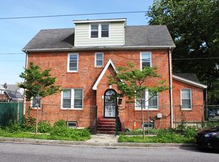 8901 215th St, Queens Village, NY 11427