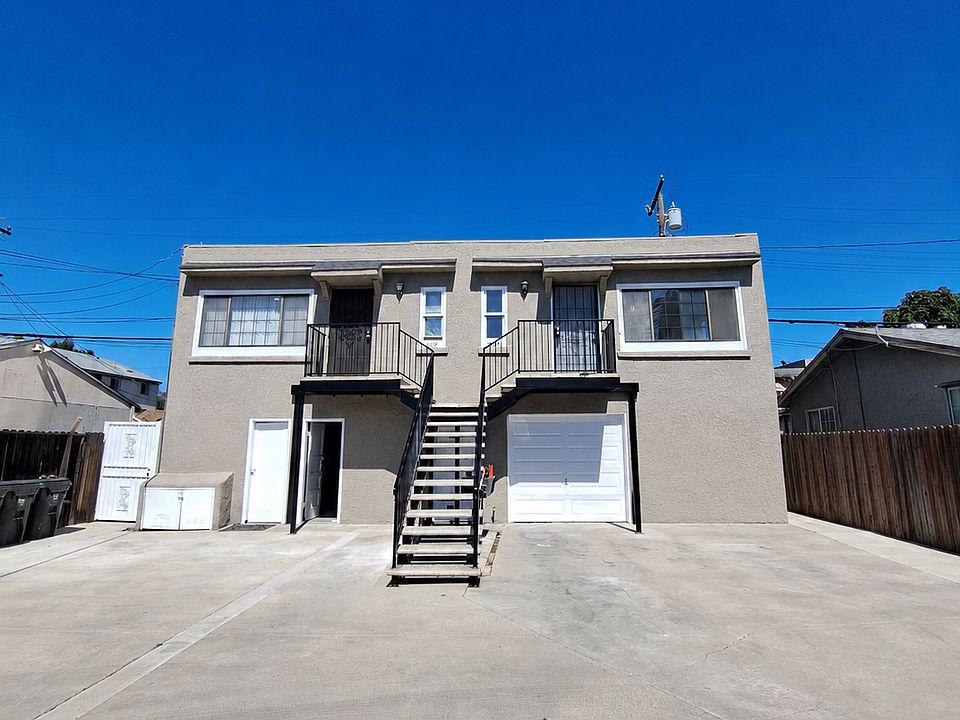 Exterior of two units, unit 1060 is on right side