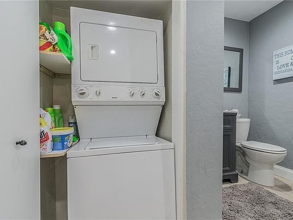 4th image of 603 W River Dr