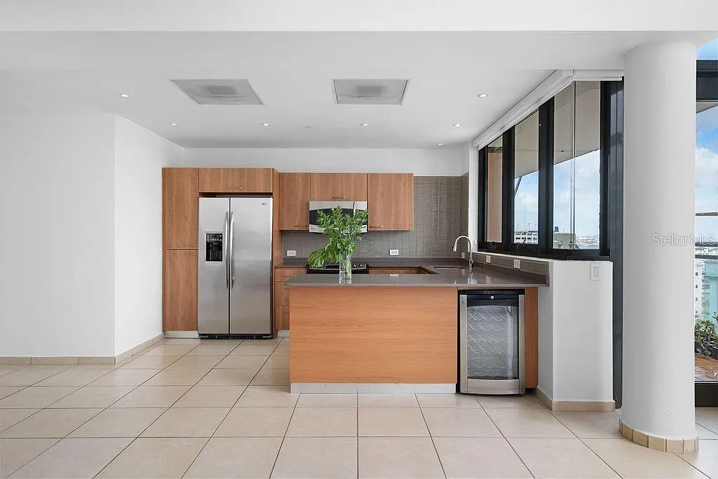 3 bed, 2.0 bath, 1328 sqft, $5,500 — Photo 4