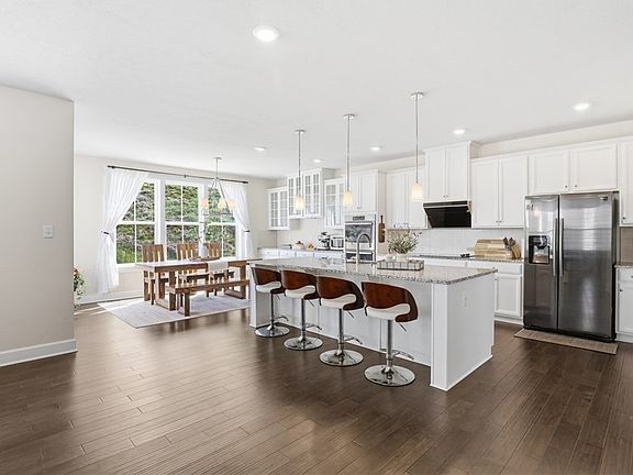 2nd image of 4454 Walnut Ridge Cir