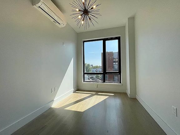 4th image of 892 Rogers Ave #419