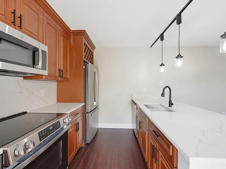 515 Green Springs Pl — Photo 4