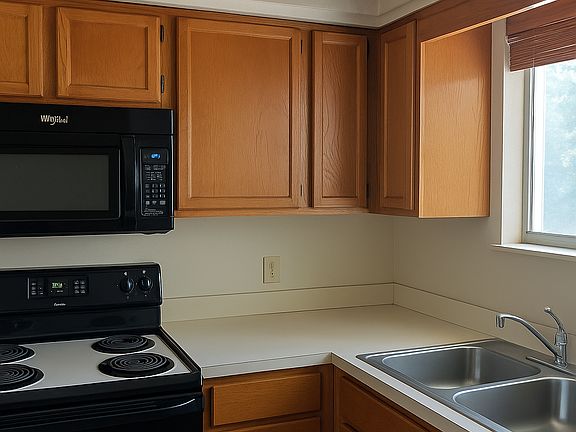 2nd image of 1956 Oak Twist Ct