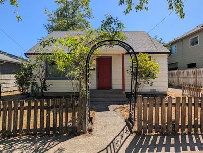 1977 Oak St, Eugene, OR, 97405