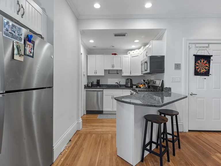 536 E 4th St #2 — Photo 3