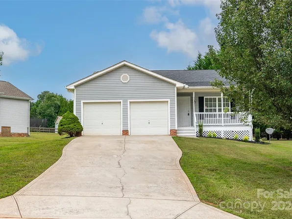 1533 Farmington Hills Dr, Conover, NC 28613